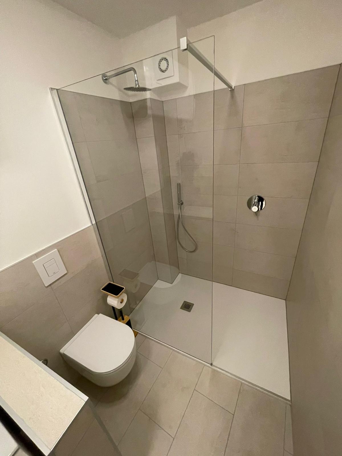 Bagno con doccia walk-in